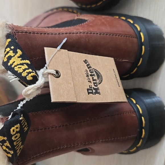 NWT Dr Martens 2976 Leonore Chelsea Boots Butterscotch - Picture 8 of 13